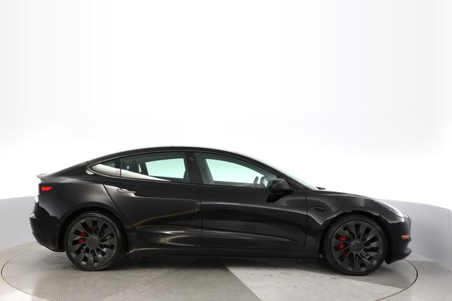 2022 Tesla Model 3 — photo 10 of 24