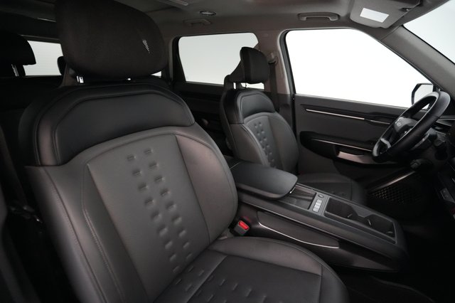 2024 Kia EV9 — photo 18 of 23