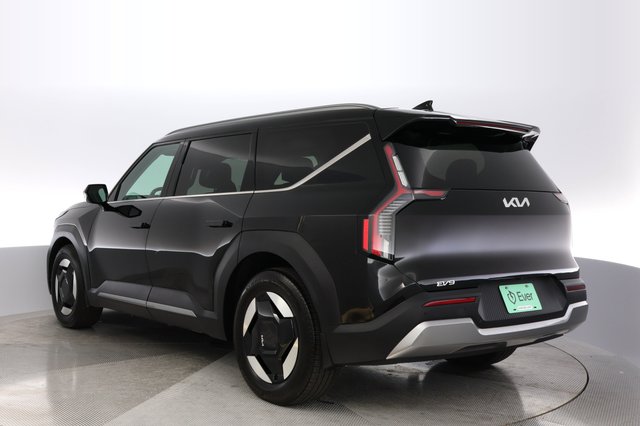 2024 Kia EV9 — photo 13 of 23