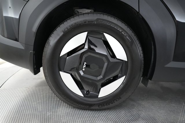 2024 Kia EV9 — photo 7 of 23