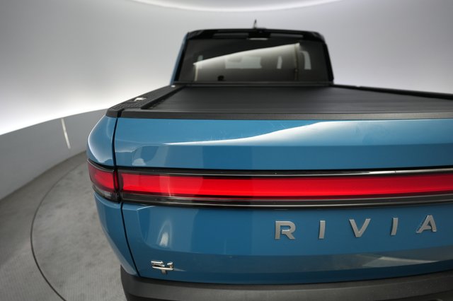 2023 Rivian R1T — photo 23 of 30