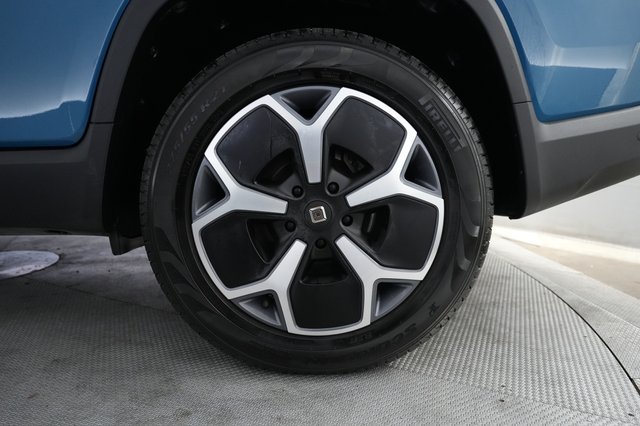 2023 Rivian R1T — photo 7 of 30