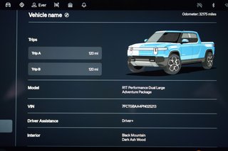2023 Rivian R1T — photo 5 of 30