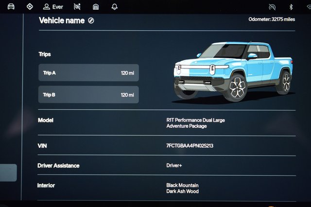 2023 Rivian R1T — photo 5 of 30