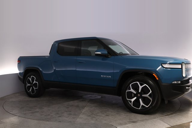 2023 Rivian R1T — photo 11 of 30