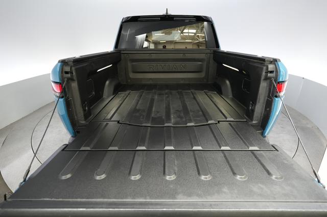 2023 Rivian R1T — photo 6 of 30