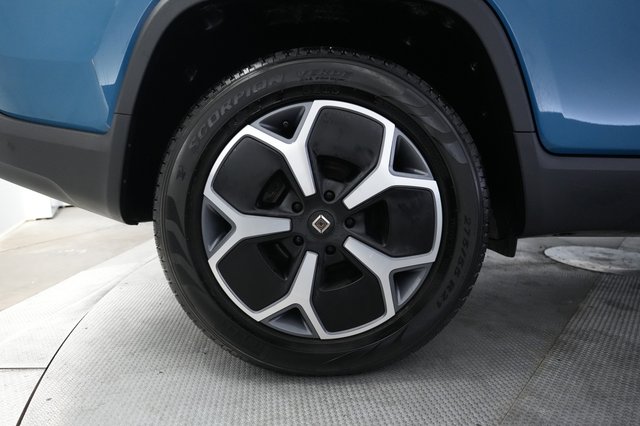 2023 Rivian R1T — photo 17 of 30