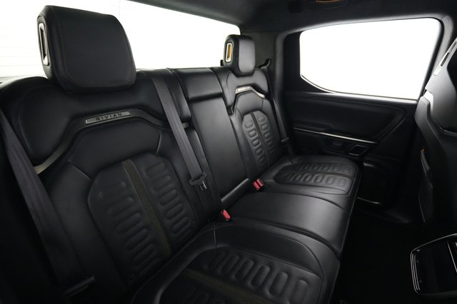 2023 Rivian R1T — photo 4 of 30