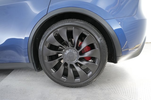 2022 Tesla Model Y — photo 17 of 23