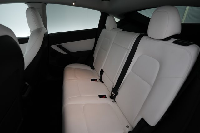 2022 Tesla Model Y — photo 19 of 23
