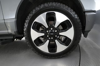 2022 Ford F-150 Lightning — photo 9 of 18