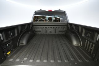 2022 Ford F-150 Lightning — photo 6 of 18