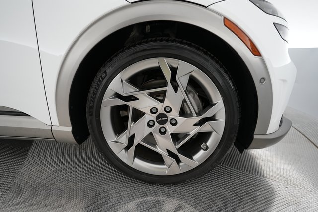 2023 Genesis GV60 — photo 13 of 19