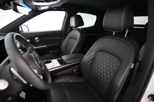 2023 Genesis GV60 — photo 3 of 19