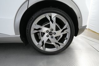 2023 Genesis GV60 — photo 7 of 24