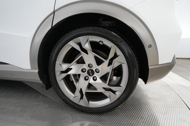 2023 Genesis GV60 — photo 15 of 19