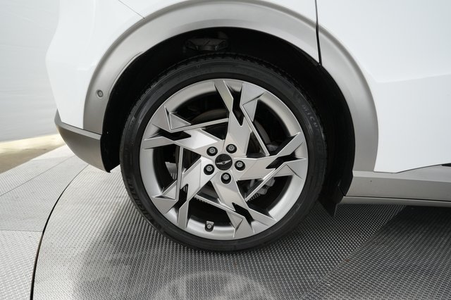 2023 Genesis GV60 — photo 7 of 19
