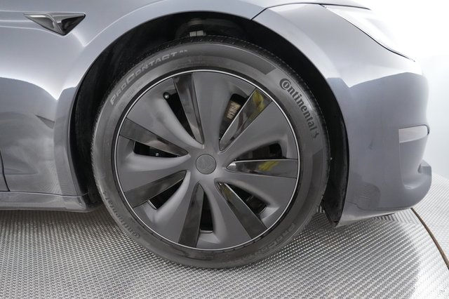2024 Tesla Model S — photo 7 of 22