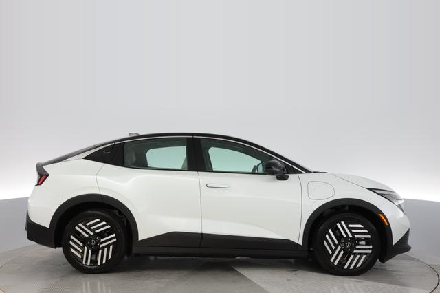 2026 Nissan LEAF — photo 10 of 24