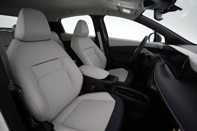 2026 Nissan LEAF — photo 16 of 24