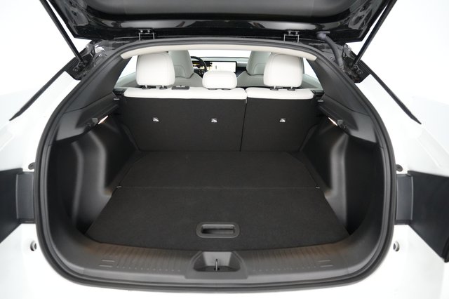 2026 Nissan LEAF — photo 6 of 24