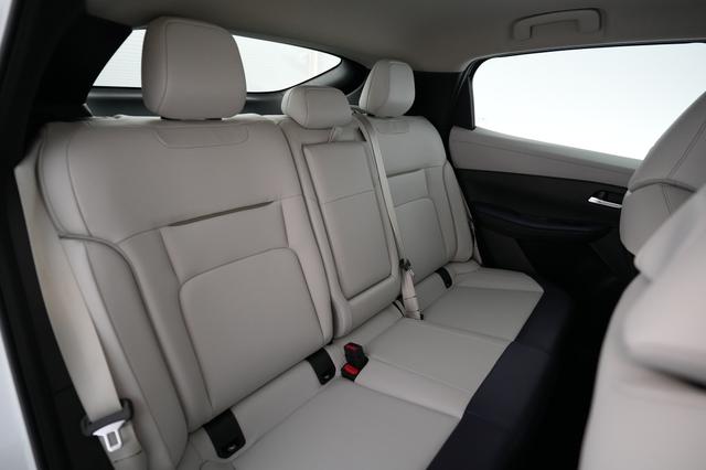 2026 Nissan LEAF — photo 4 of 24