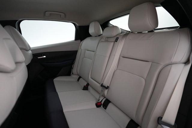 2026 Nissan LEAF — photo 17 of 24