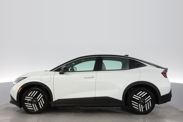 2026 Nissan LEAF — photo 12 of 24