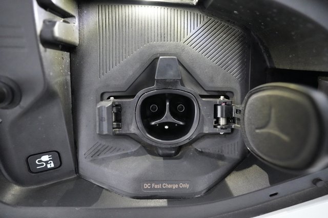 2026 Nissan LEAF — photo 22 of 24