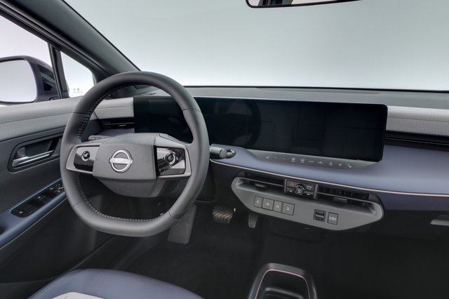 2026 Nissan LEAF — photo 18 of 24