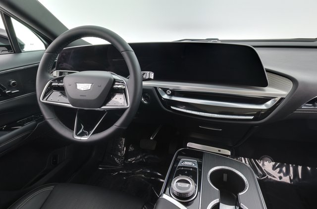 2024 Cadillac LYRIQ — photo 3 of 29
