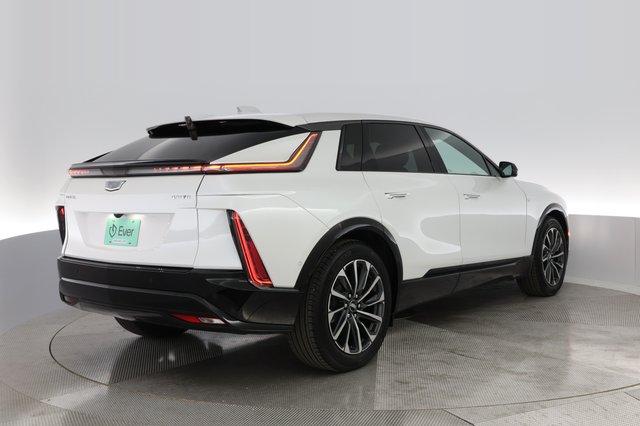 2024 Cadillac LYRIQ — photo 2 of 29