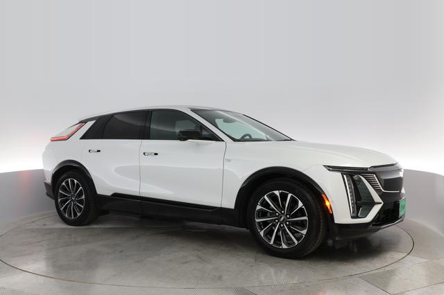 2024 Cadillac LYRIQ — photo 8 of 29