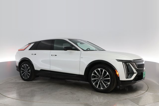 2024 Cadillac LYRIQ — photo 8 of 29