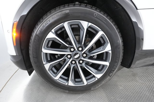 2024 Cadillac LYRIQ — photo 13 of 29
