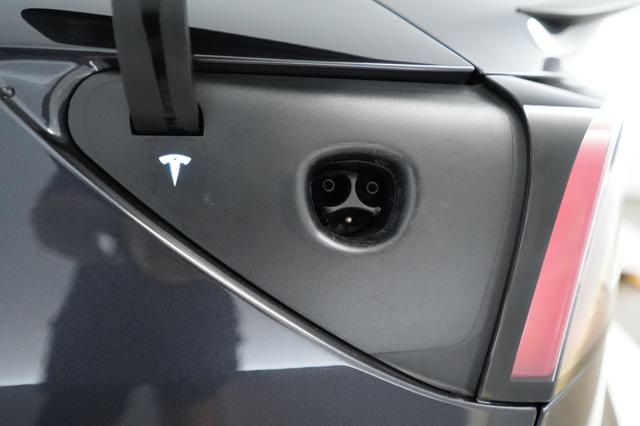 2024 Tesla Model 3 — photo 8 of 21