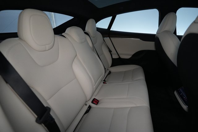2023 Tesla Model S — photo 4 of 24