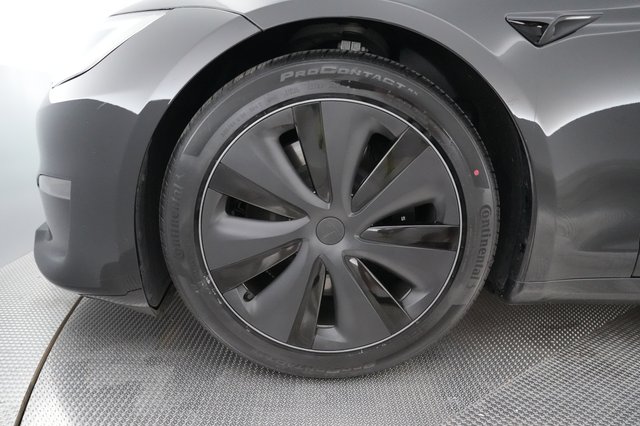 2023 Tesla Model S — photo 16 of 24