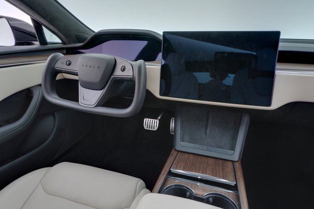 2023 Tesla Model S — photo 20 of 24