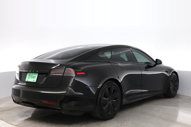 2023 Tesla Model S — photo 2 of 24