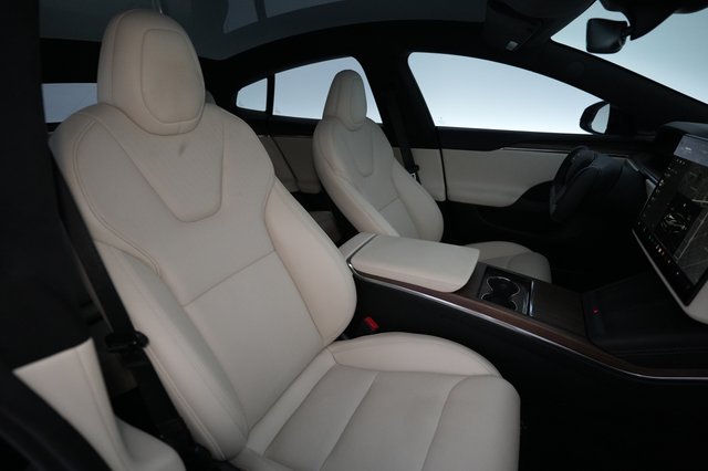 2023 Tesla Model S — photo 18 of 24