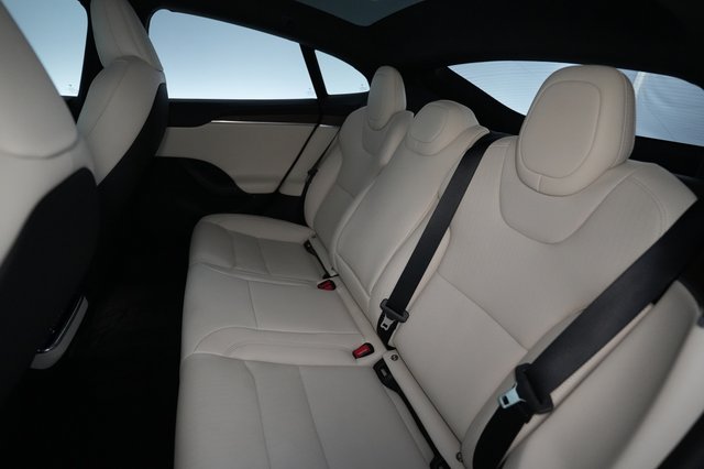2023 Tesla Model S — photo 19 of 24