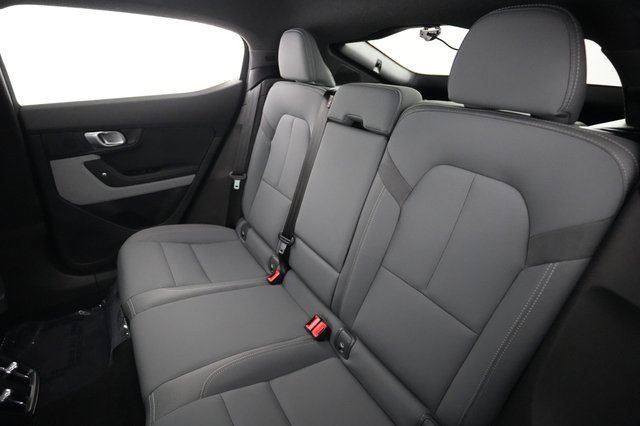 2022 Polestar 2 — photo 19 of 22