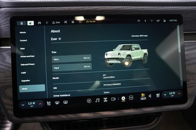 2022 Rivian R1T — photo 5 of 27