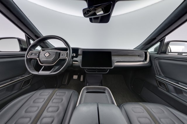 2022 Rivian R1T — photo 21 of 27