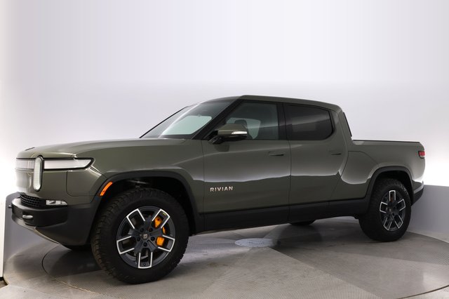 2022 Rivian R1T — photo 14 of 27