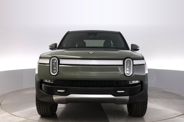 2022 Rivian R1T — photo 9 of 27