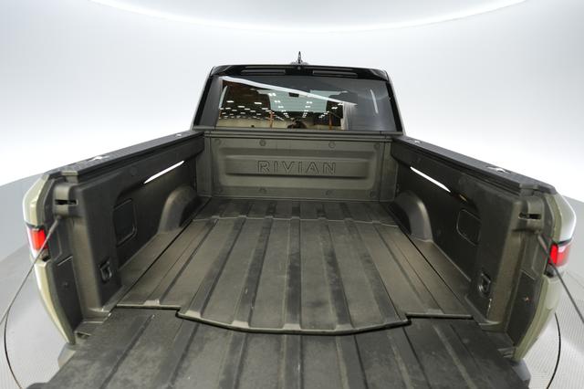 2022 Rivian R1T — photo 6 of 27