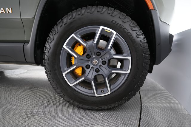 2022 Rivian R1T — photo 17 of 27