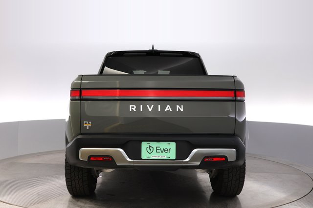 2022 Rivian R1T — photo 12 of 27